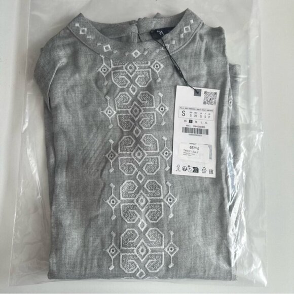 Zara, Ladies Top with Cutwork Embroidery. Size: S. NWT. (1398) - Picture 2 of 8